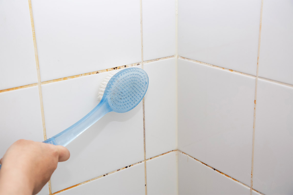 plesn-w-lazience Domowe sposoby na pleśń w łazience